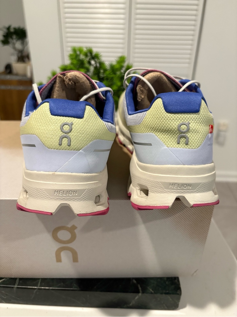 On Cloud Cloudvista women’s size 7.5 hiking running shoes - Picture 7 of 11